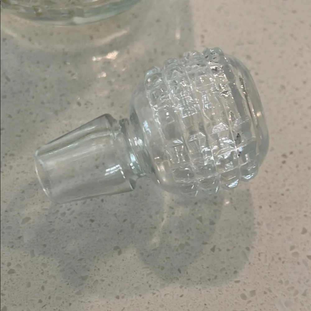 Elegant White Geometric Bar Decanter